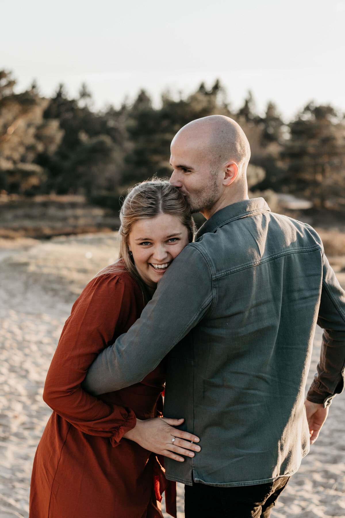 Sven & Ismay tijdens de loveshoot in Drenthe