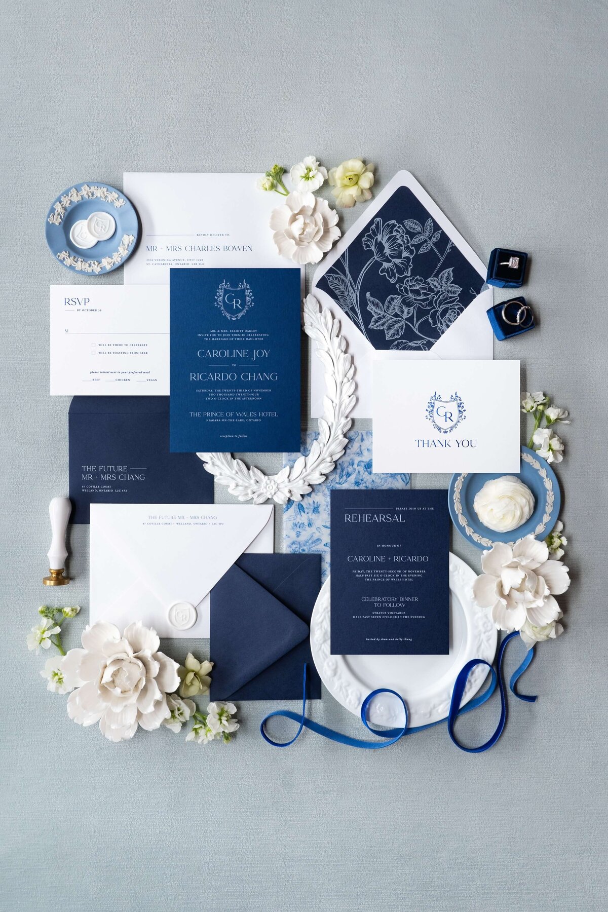 toile-chinoiserie-custom-wedding-invitation-white-navy-blue-monogram