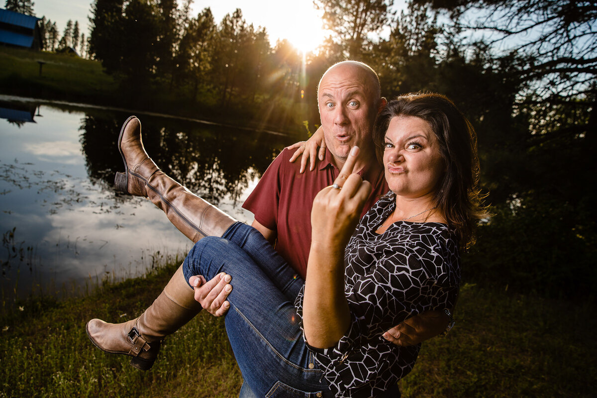 fun-portrait-couple-engagement-sunset-coeur-dalene