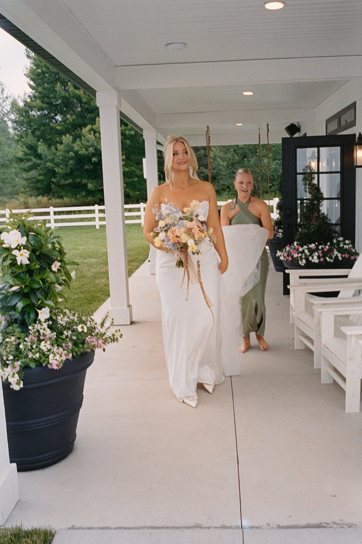 Venue-Bella-Giornata-Wedding-on-film-32