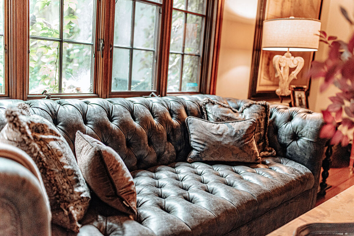 7Elements_Classic_Living_Room02
