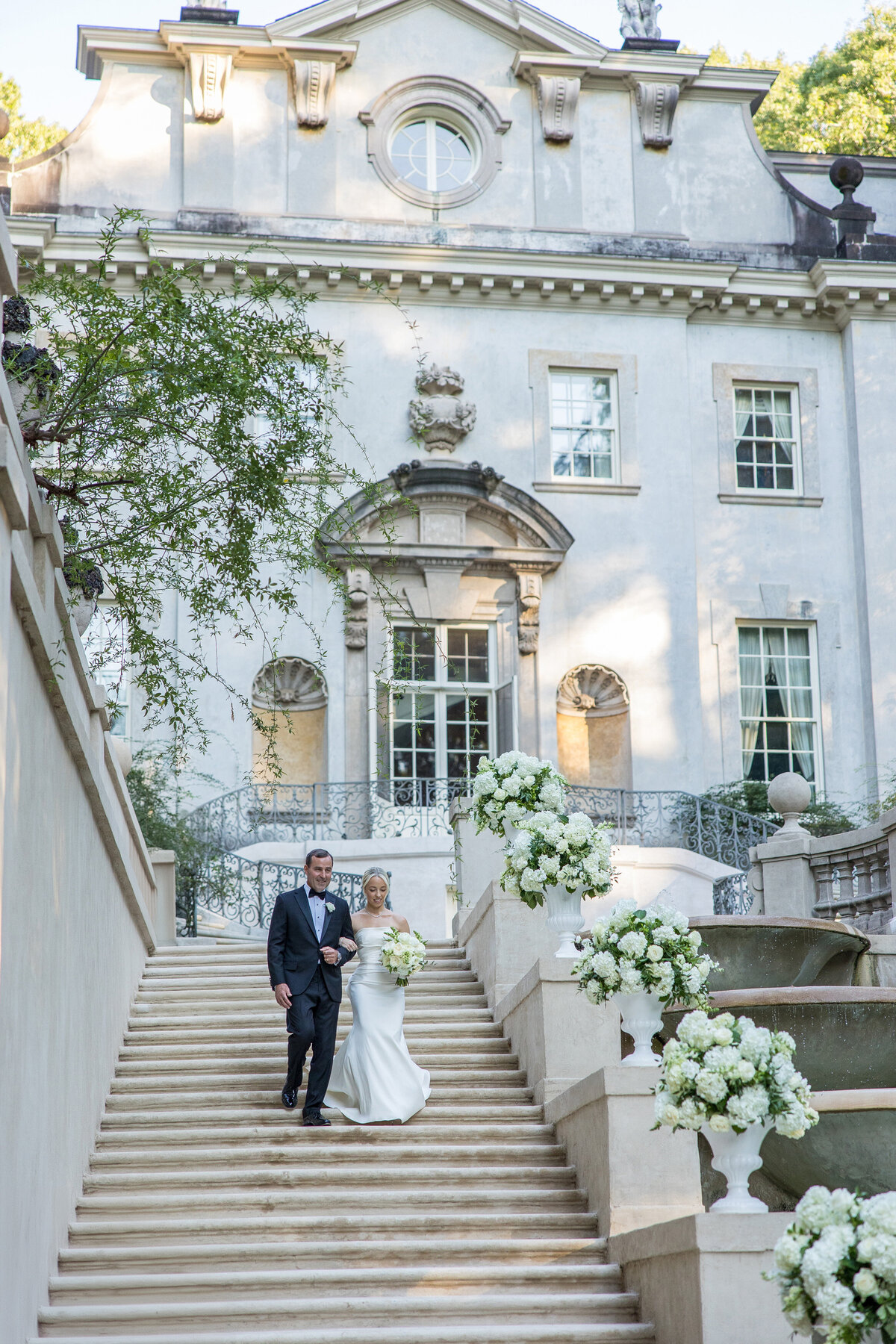 Bride walks into wedding with Dad at Swan House Atlanta