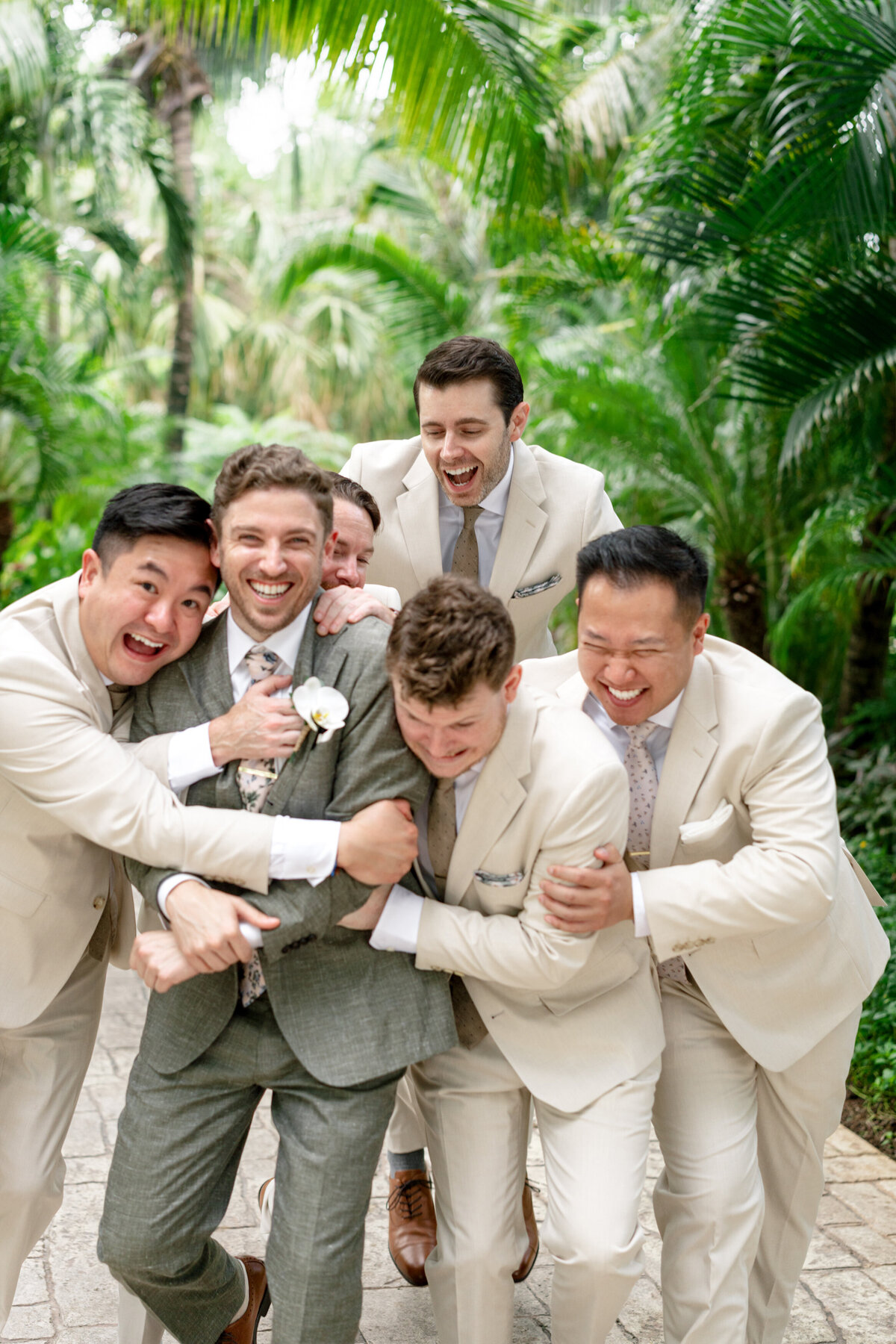 Berlez-Aspen-Avenue-Chicago-Wedding-Photographer-Grace-and-Ivory-Wedicity-Mexico-Editorial-Luxury-Tropical-Aveil-Brides-Designer-73