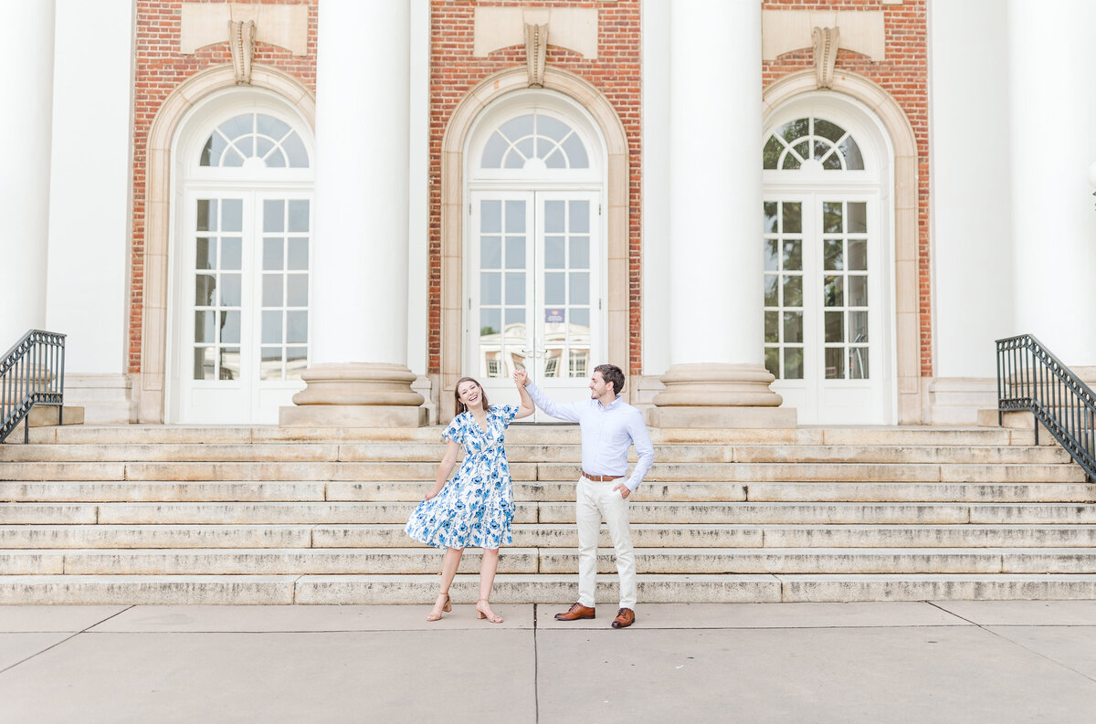 Elizabeth_Hill_Photography_University_of_Virginia_Engagement_photos-52