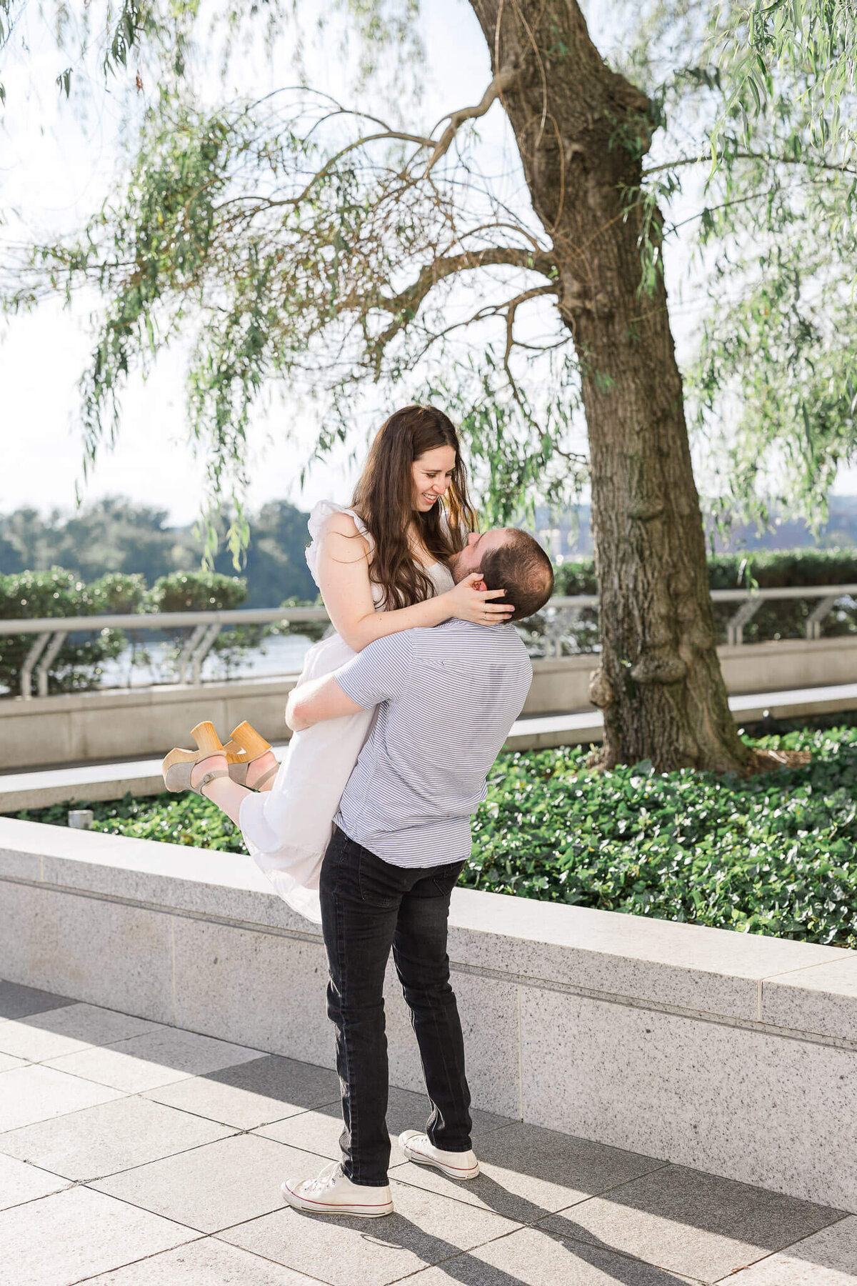 engagement-kennedy-center-photography-washington-DC-virginia-maryland-modern-light-and-airy-classic-timeless-Kennedy-center-3