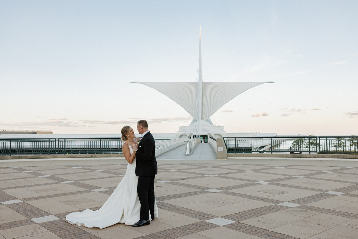 Greater Milwaukee wedding photographer