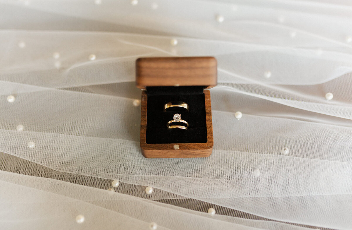 tecumseh-beachgrove-wedding-photos003