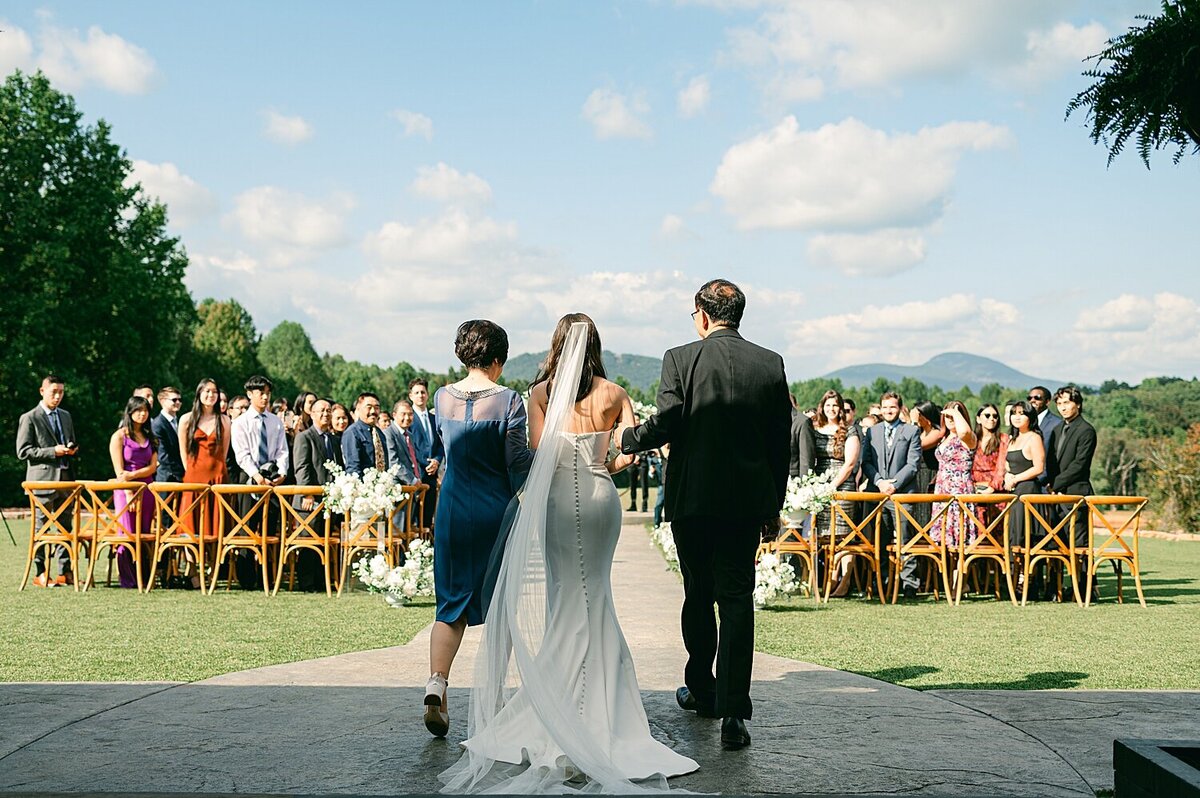 AlexisLunsfordElegantweddingfeaturedonStyleMePretty_0031
