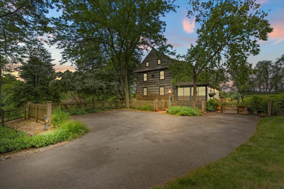 3-Vincent-&-Morgan-RE-Media_3646-Meadow-View-Rd,-Manheim,-PA-11