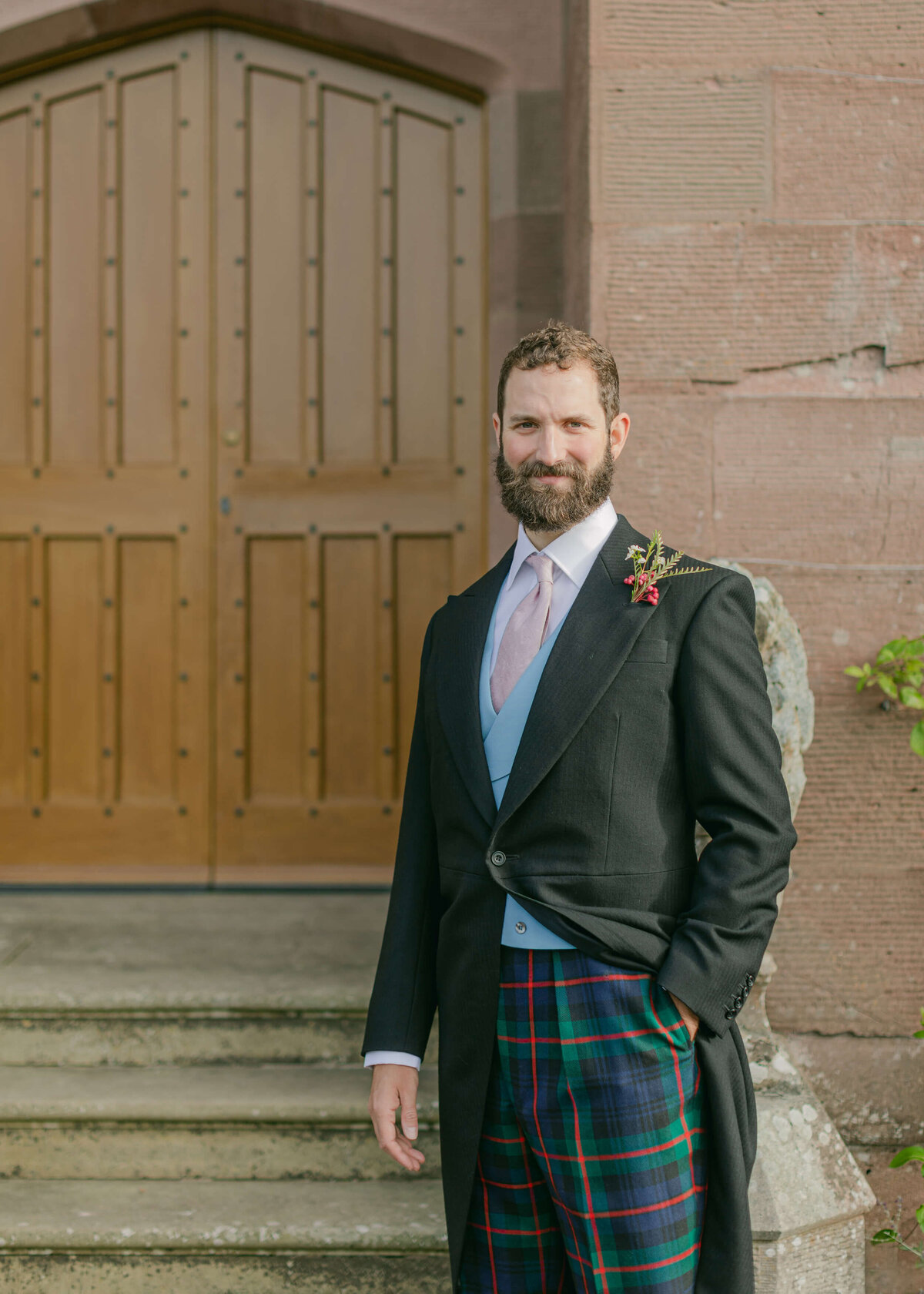 chloe-winstanley-wedding-scotland-scone-palace-groom