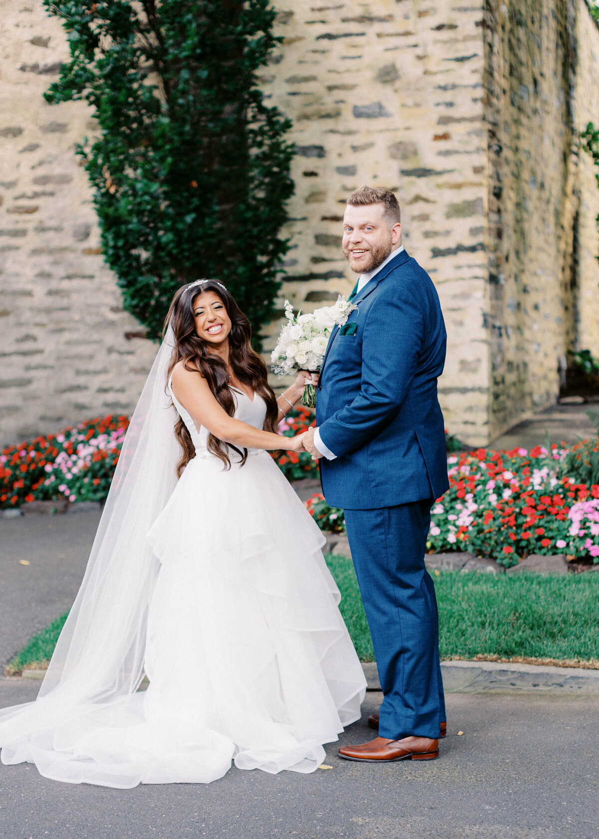 Huntingdon-Valley-Country-Club-Wedding-First-Look-Photos_031