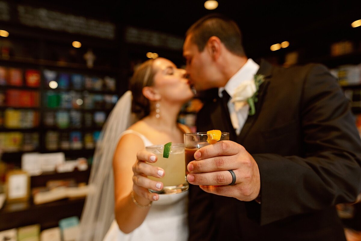 Oxford-Exchange-Tampa-Florida-Wedding_0060