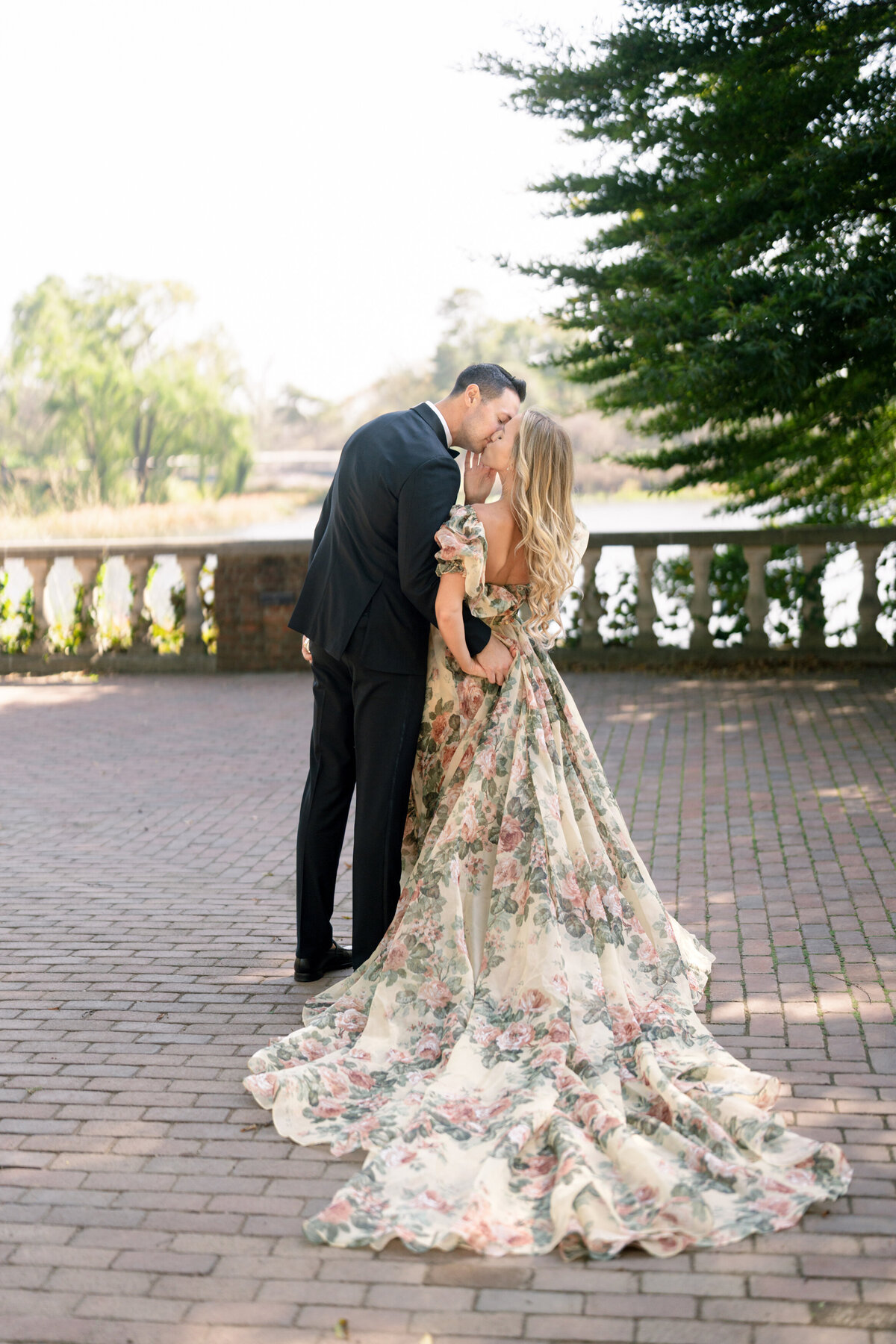 Berlez-Aspen-Avenue-Chicago-Wedding-Photographer-Engagement-Session-Chicago-Botanic-Garden-Selkie-Luxury-Editorial-True-to-Color-117