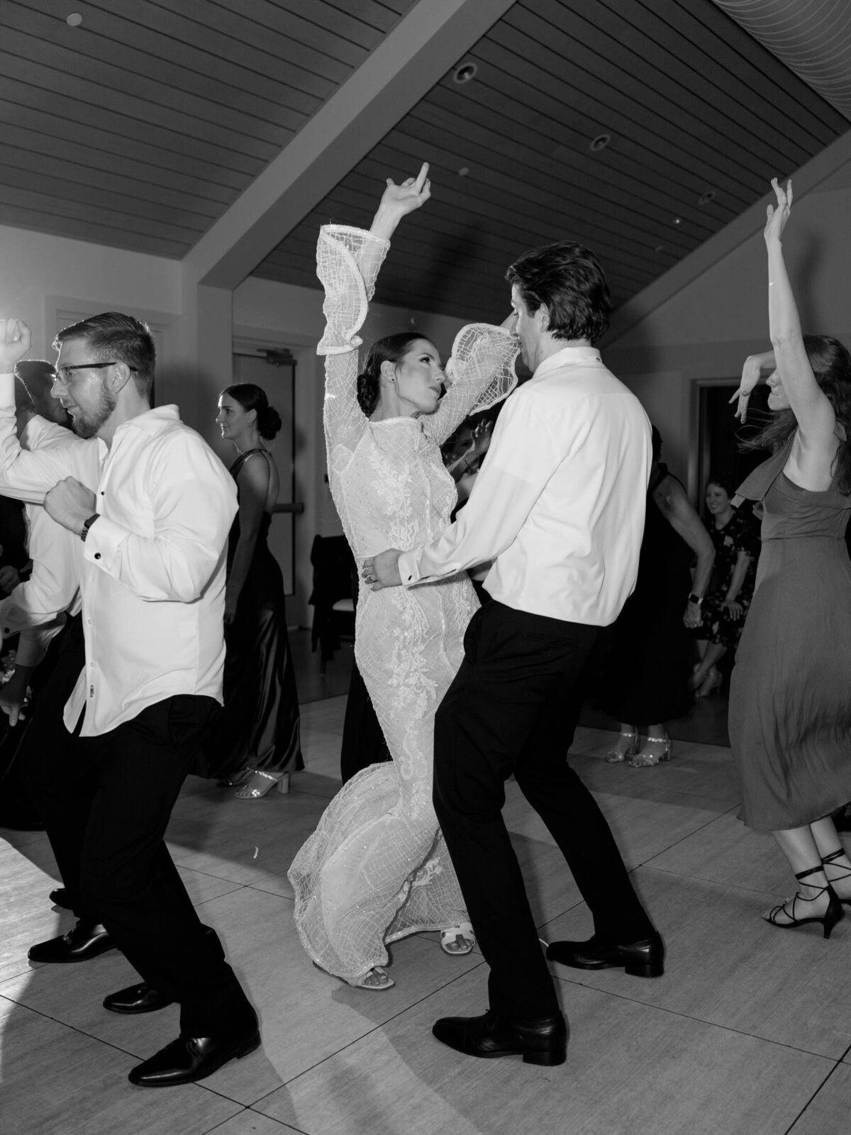 bride-groom-shoreby-club-wedding-reception-14