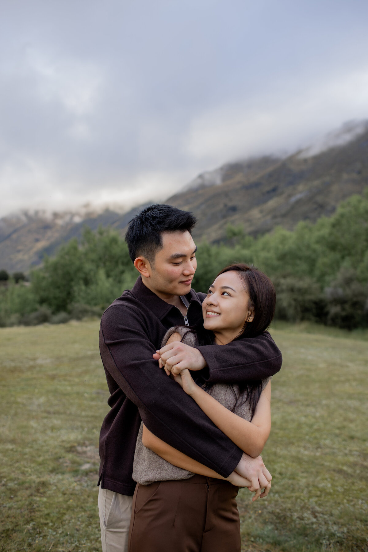 Couplephotoshoot_ohdarlingcreativestudio_Moke_lake_Queenstown9