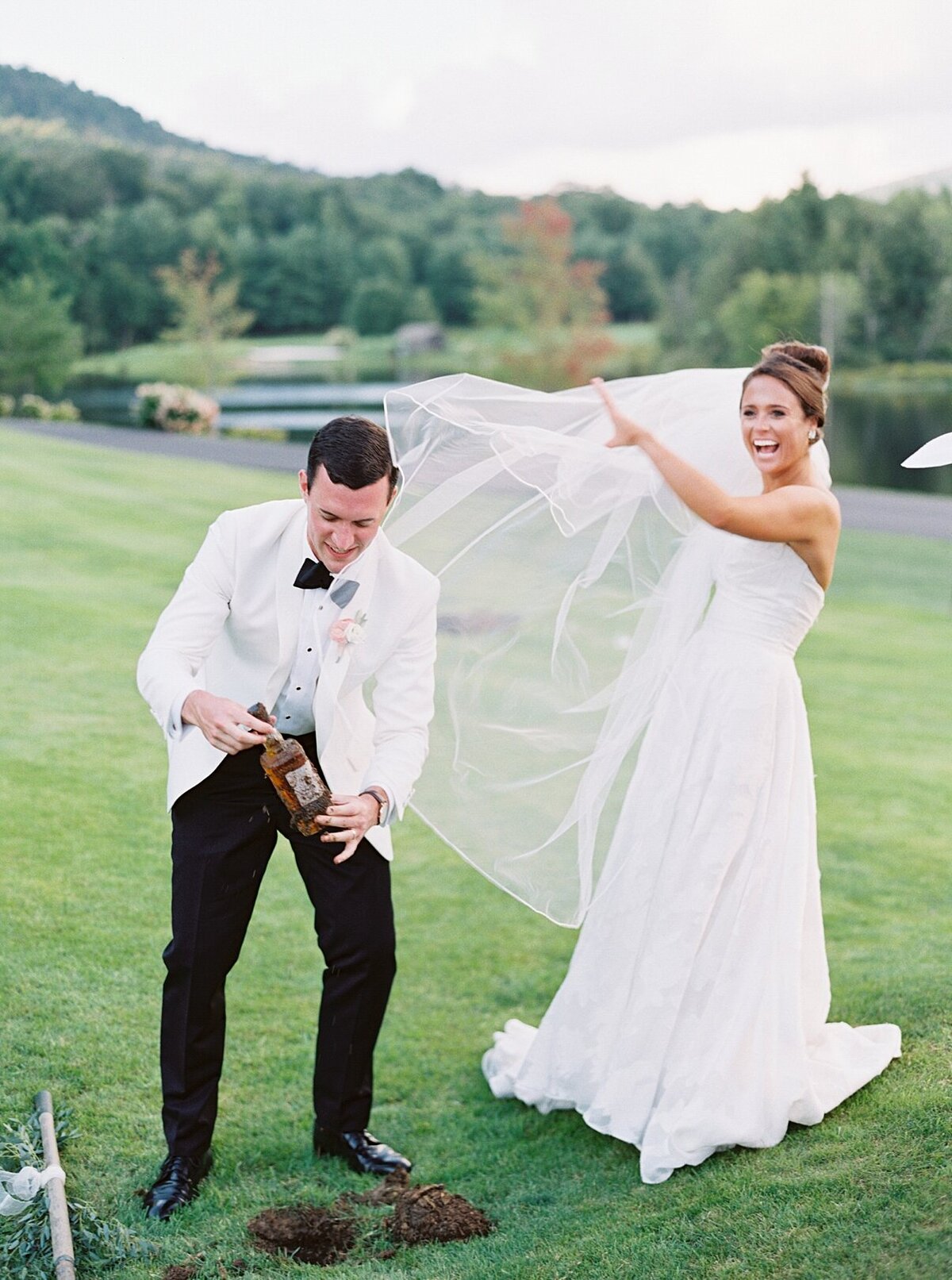 Eseeola Lodge North Carolina Classic Wedding by Carrie Coleman Photography_0042 photo