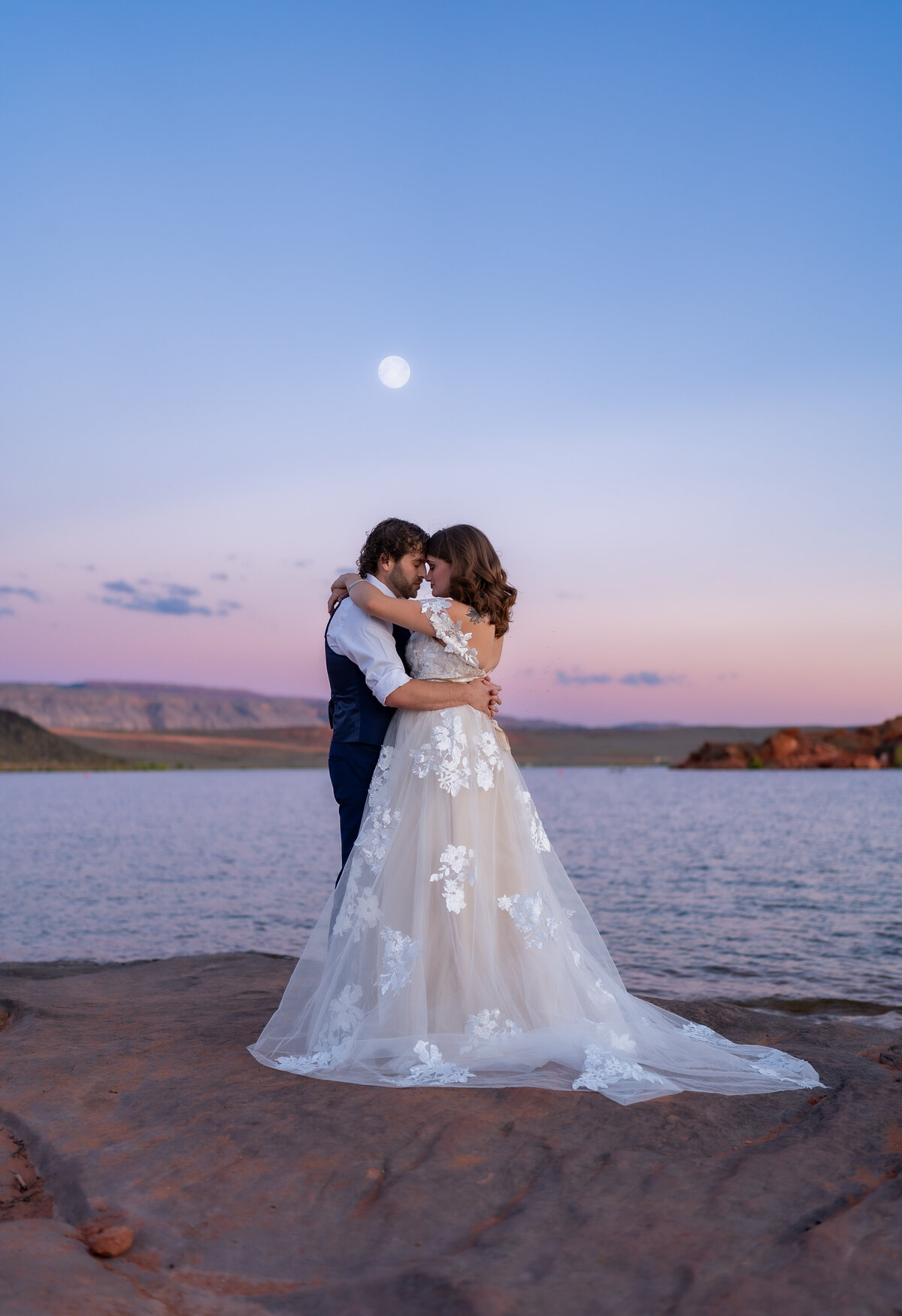 sand-hollow-zion-utah-elopement-01