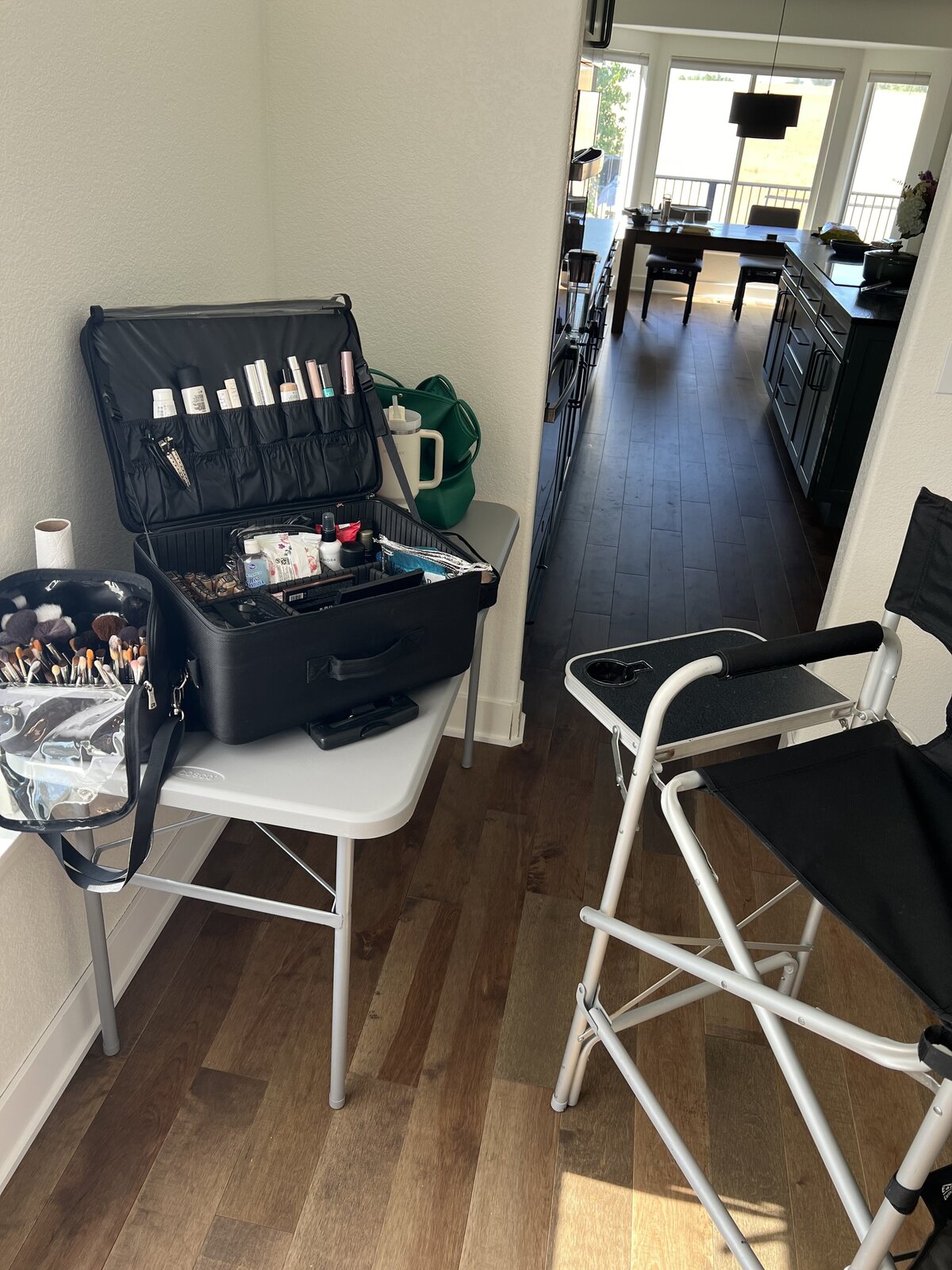Mobile makeup set up