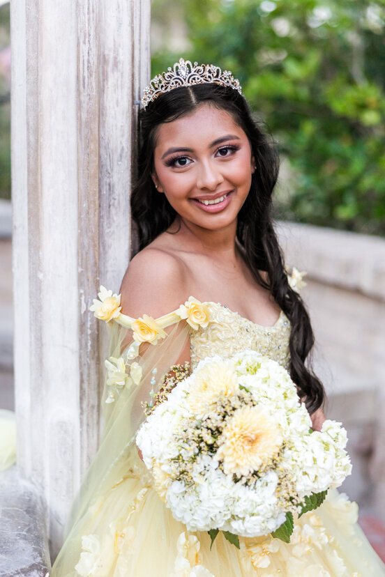 smiling-girl-yellow-bouquet