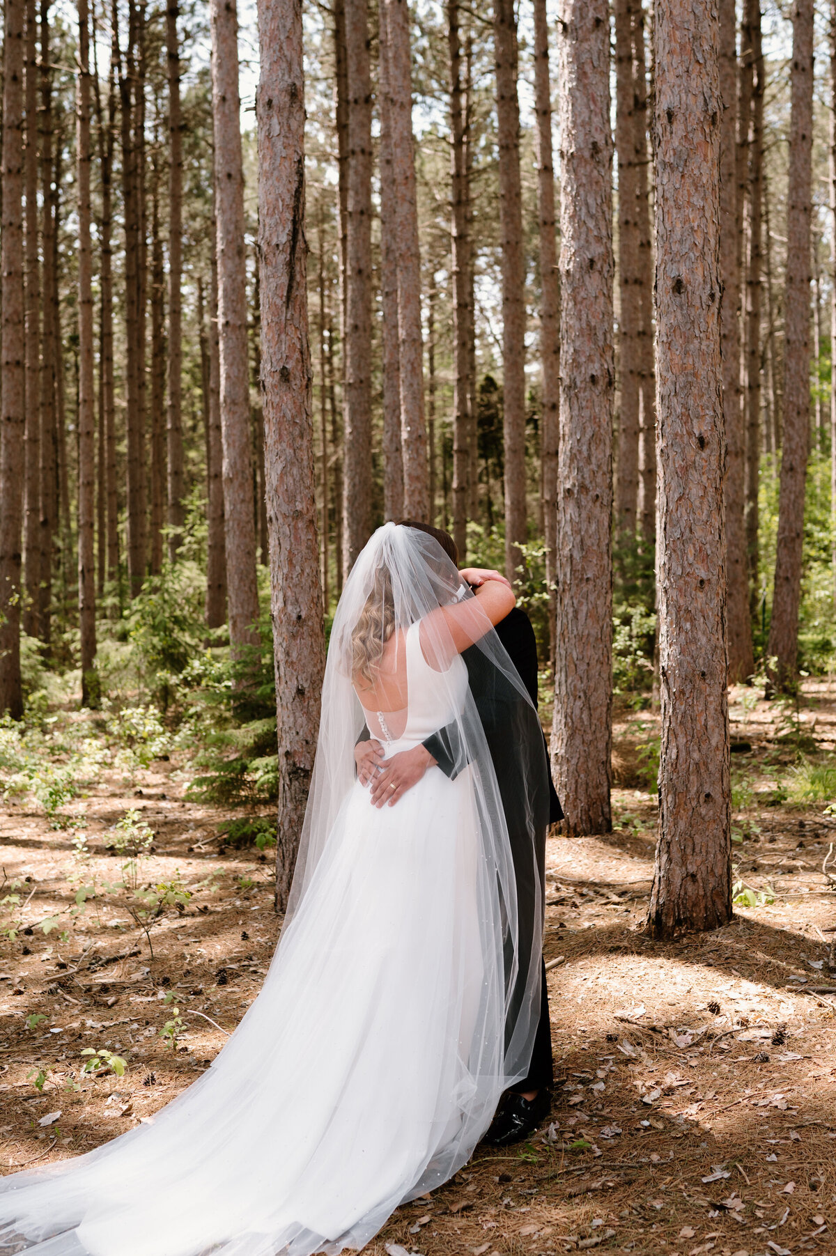 pinewood-wedding-cambridge-minnesota-julianna-mb-photography-14