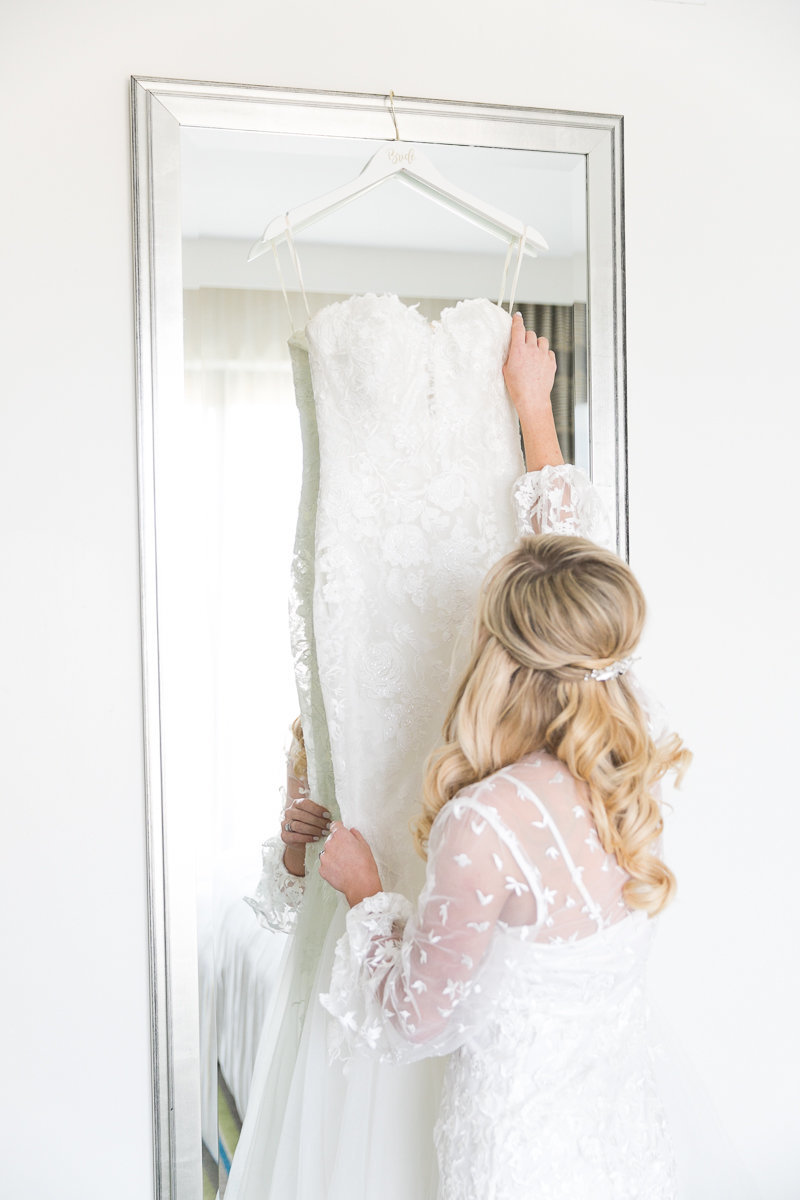 Nichole and Greg Alfond Inn wedding | Beautiful black tie Alfond Inn wedding_-10
