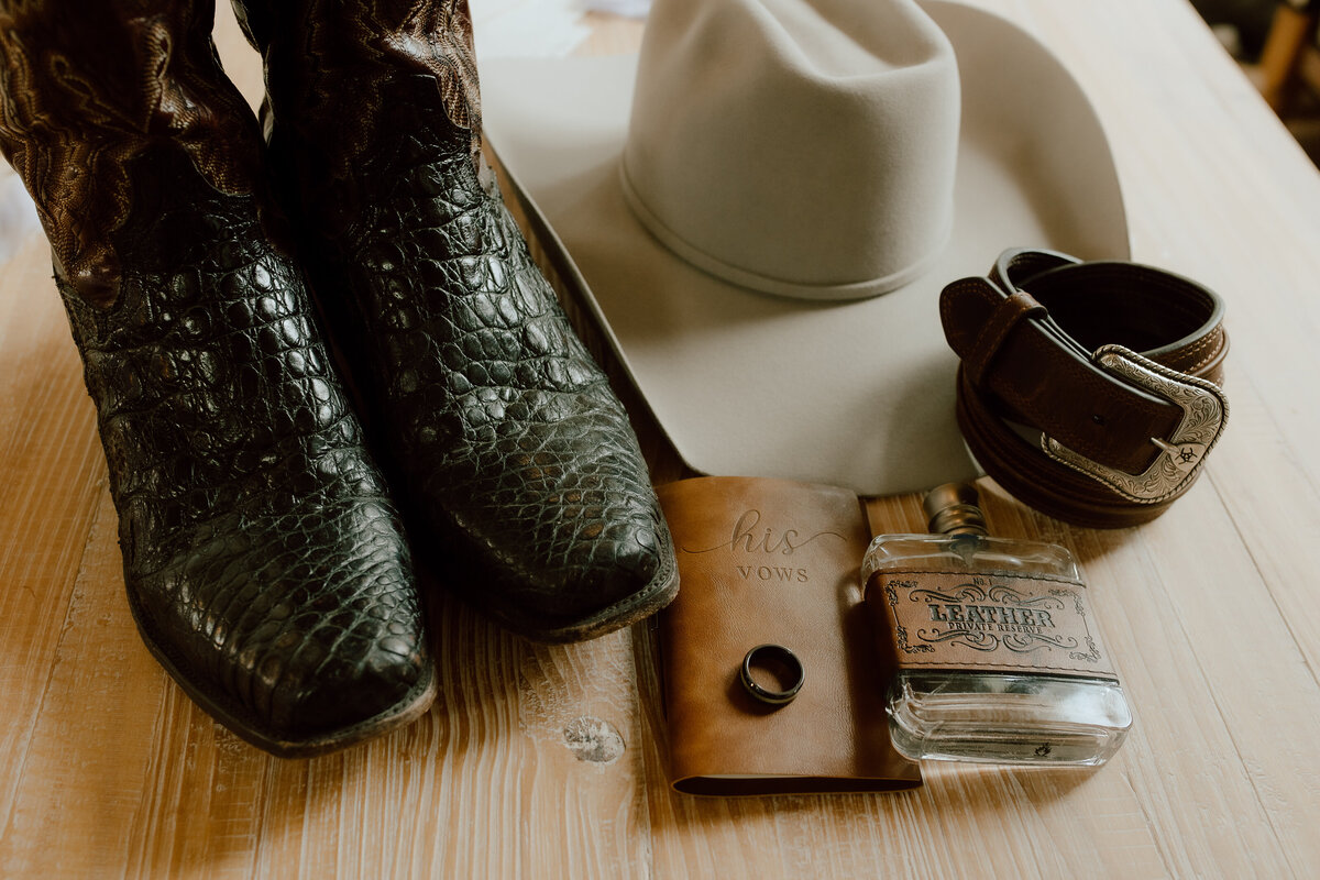 Elegant wedding celebration at Hummingbird Hill in College Station, TX.