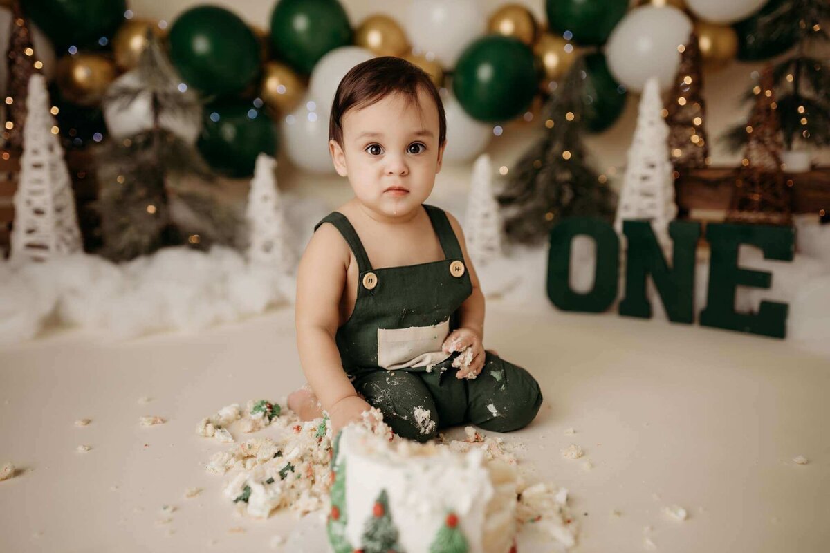 NW Arkansas cake smash photographer, cake smash photography near me, baby birthday photoshoot NW Arkansas