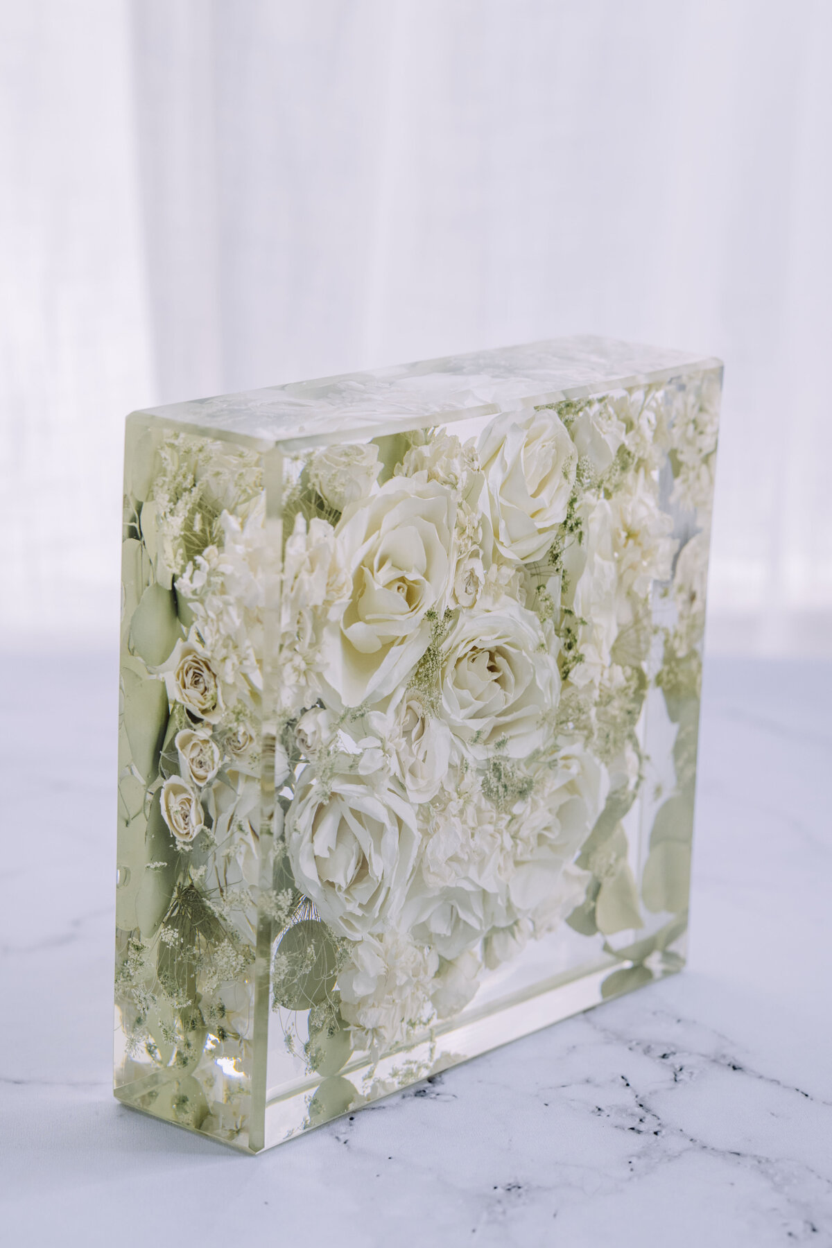 beautifully preserved white wedding flowers
