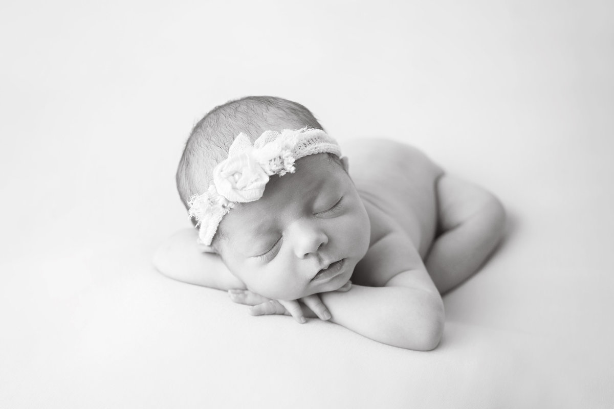mainline newborn photographer 16