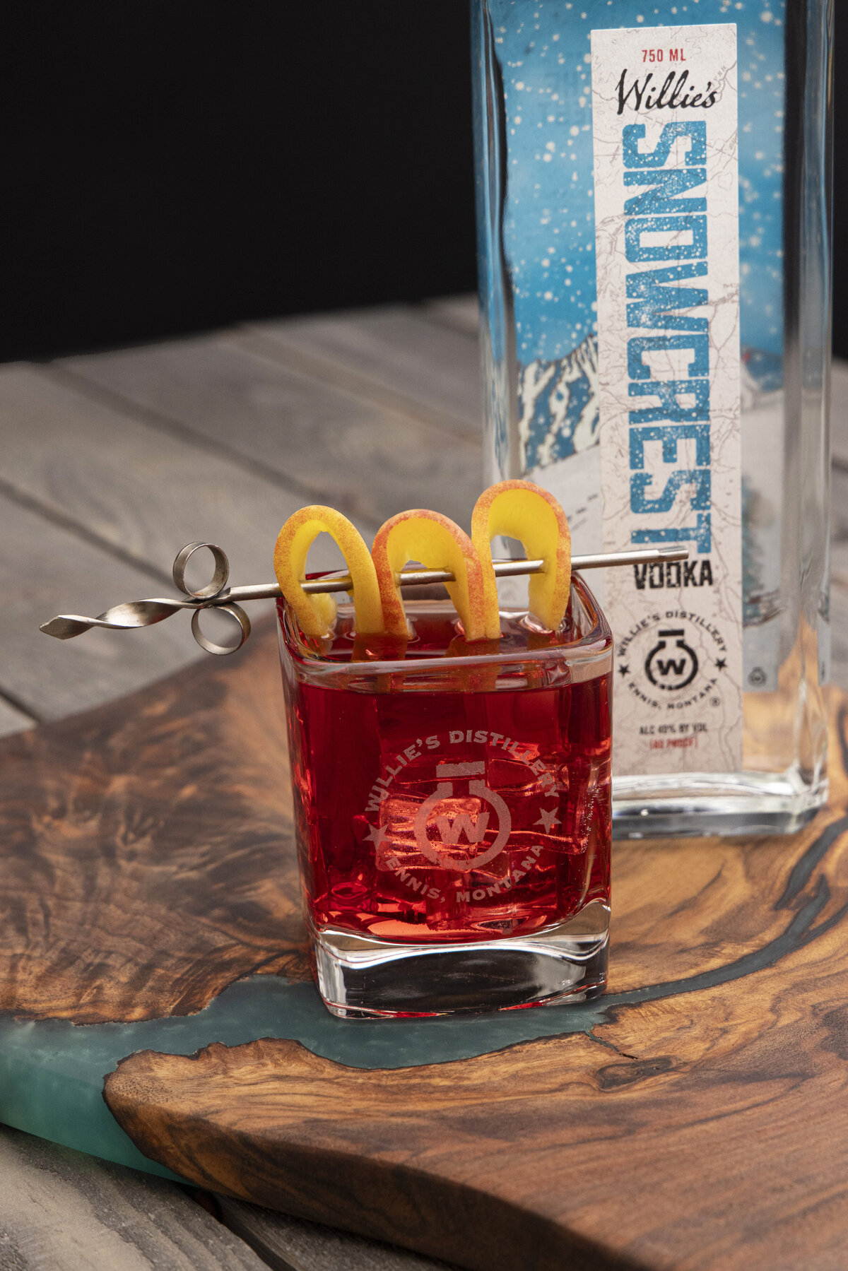 Shanna-Mae-Photography-Montana-Photographer-Business-Brand-Product-Food-Beverage-Distillery-Cocktails-Drinks-WilliesHuckleberry-Rye-Whiskey-Bourbon-Vodka-Moonshine-041