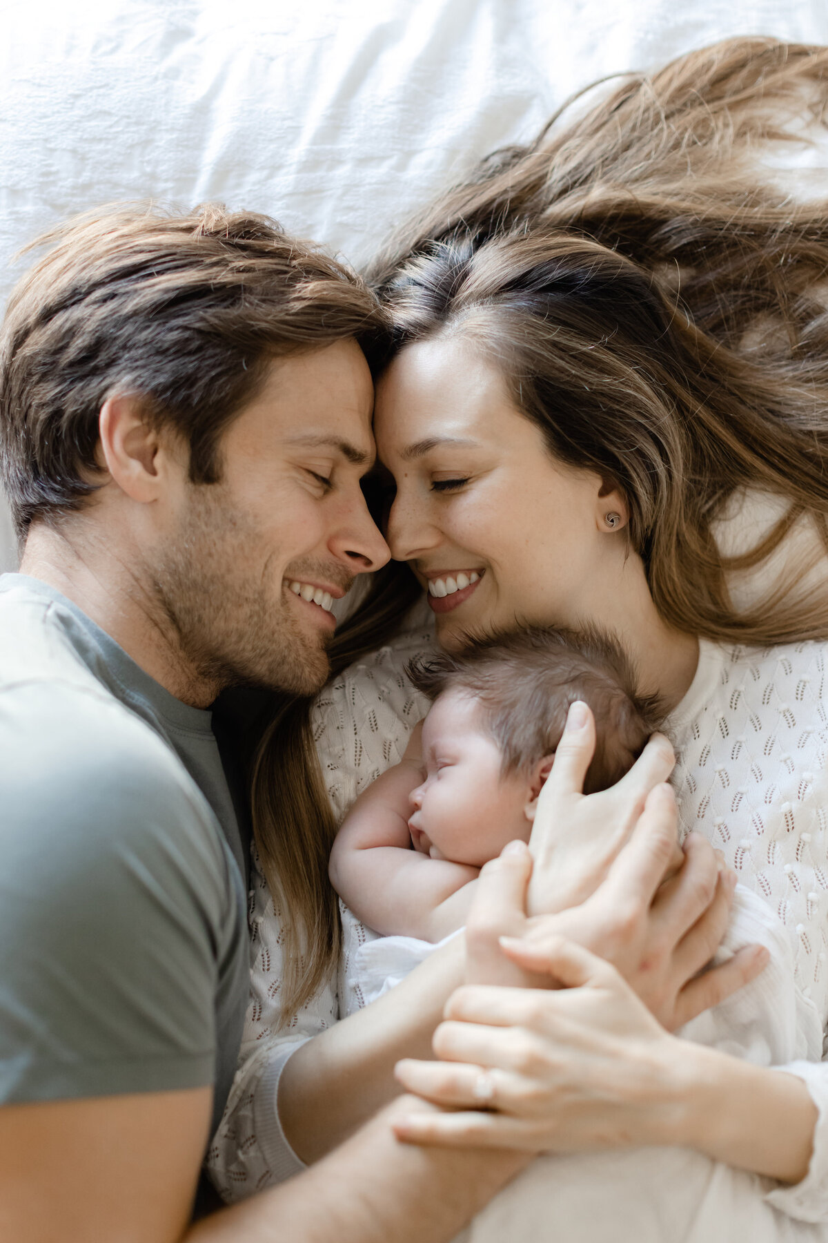 family-newborn-lifestyle-photography-at-home