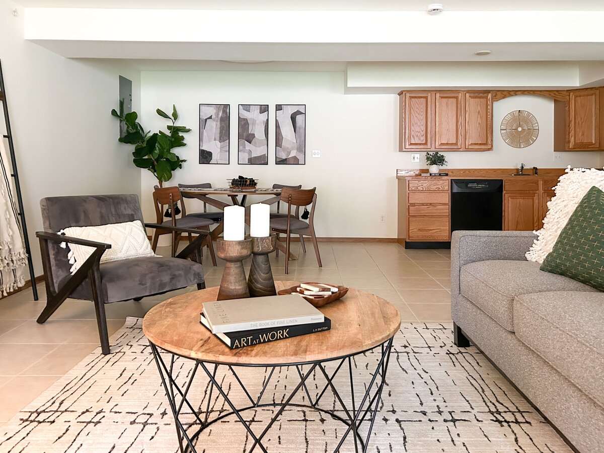 vacant-staging-shoreline-remodel-great-room-modernmollusk-3