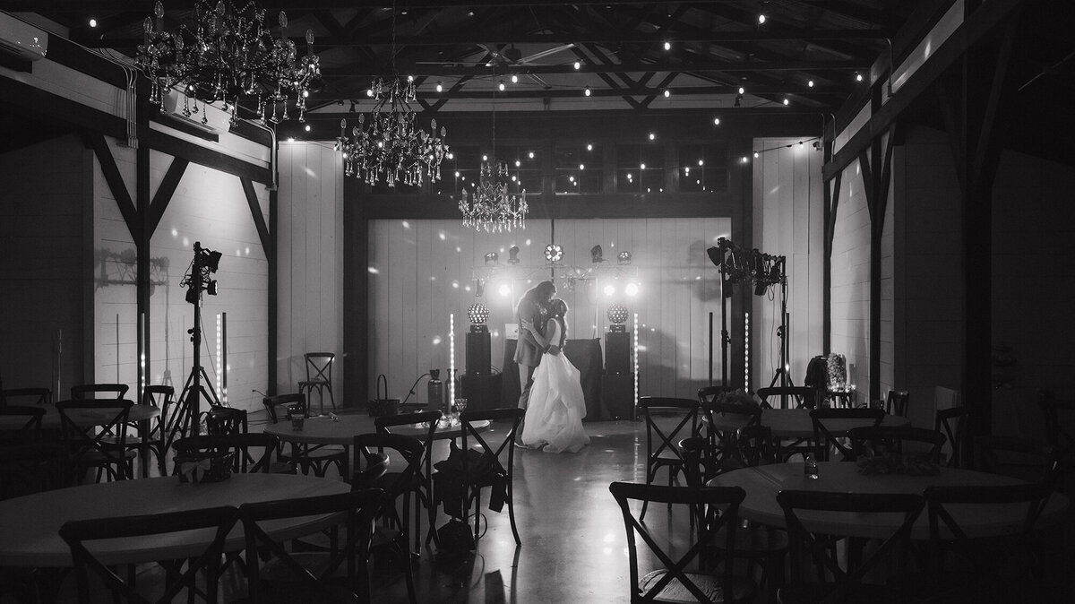 bride and groom tennessee wedding photographer8