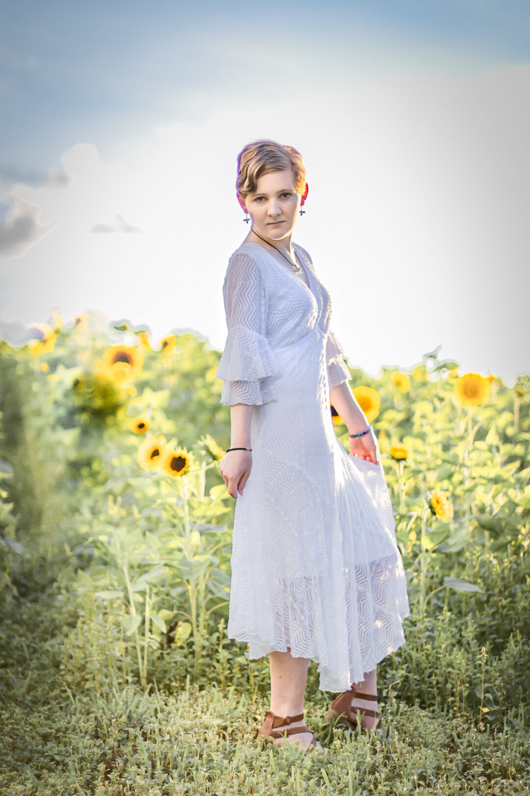 2022SinklandFarms-Sunfllower-Festival_senior-class-photos_social-media_website-3526