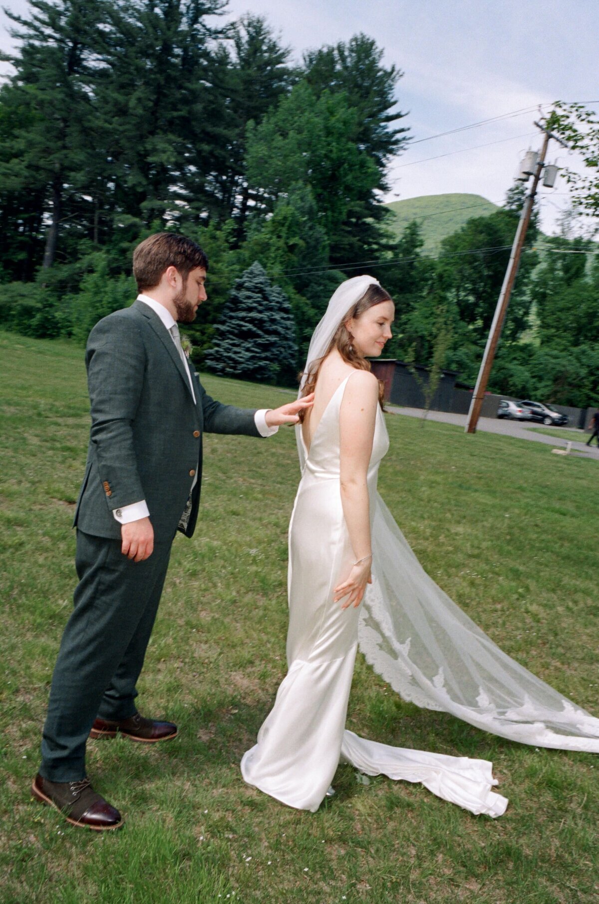 Emma-Five-Mount-Tremper-Wedding-12