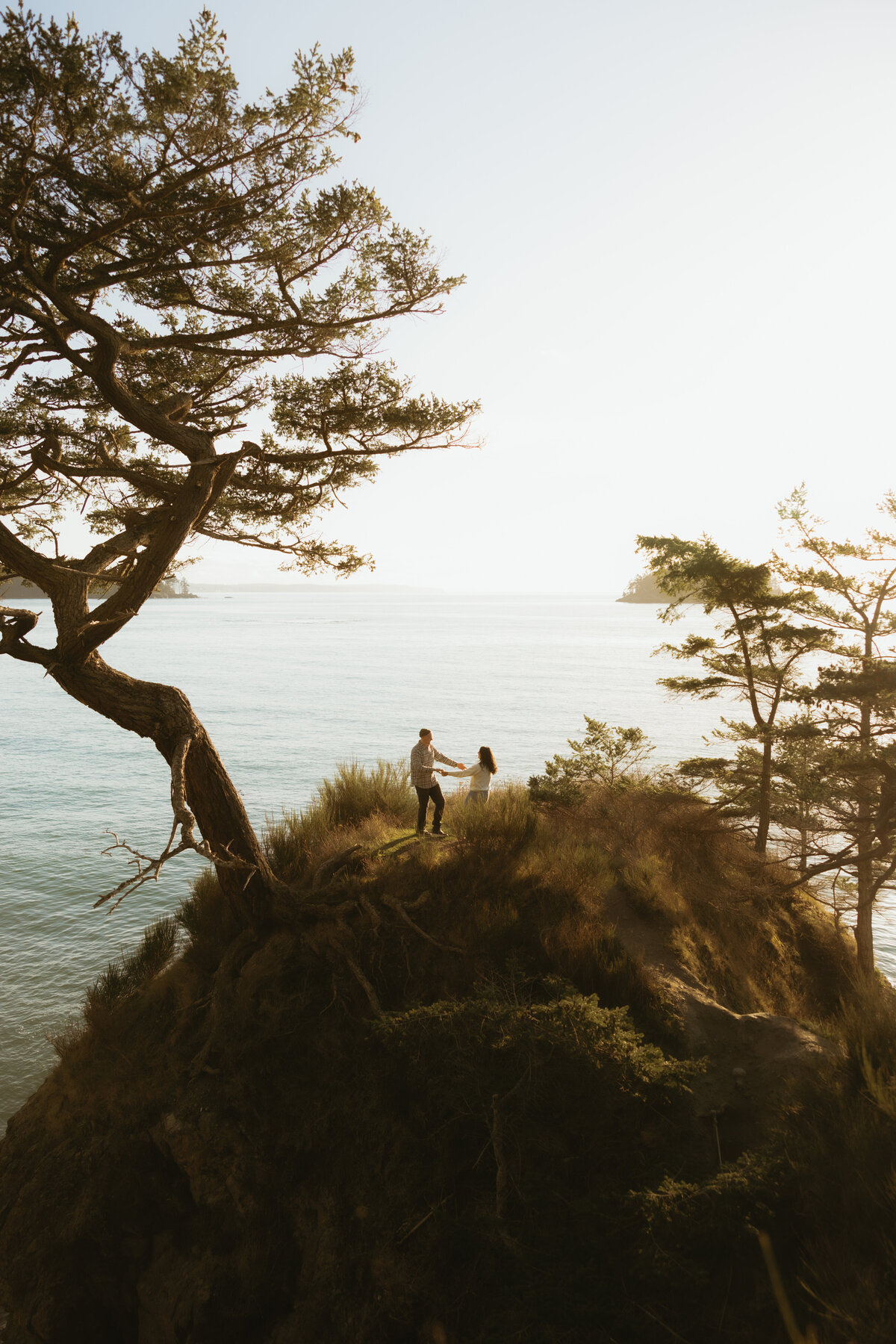 Engagement-Session-PNW-Deception-Pass-Rosario-Beach-Washington-Couples-Photographer-Tessa-Marie-Collective
