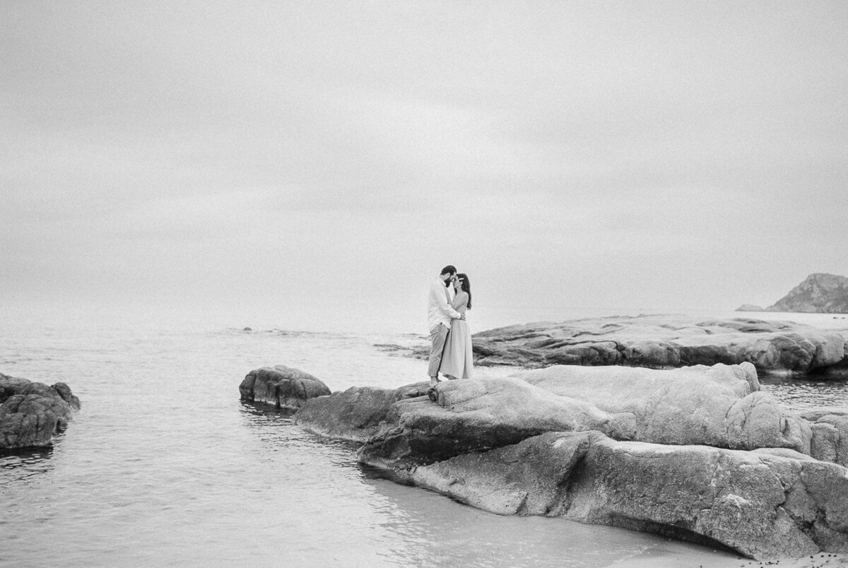 French-Riviera-st-tropez-beach-wedding-anniversary-couple-session-junophoto-011