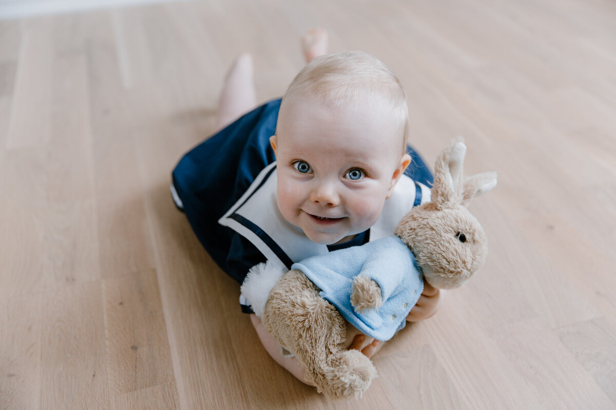 ettårsfoto_Oslo_homesession_jente_fotograf_charlottechristensen_studio