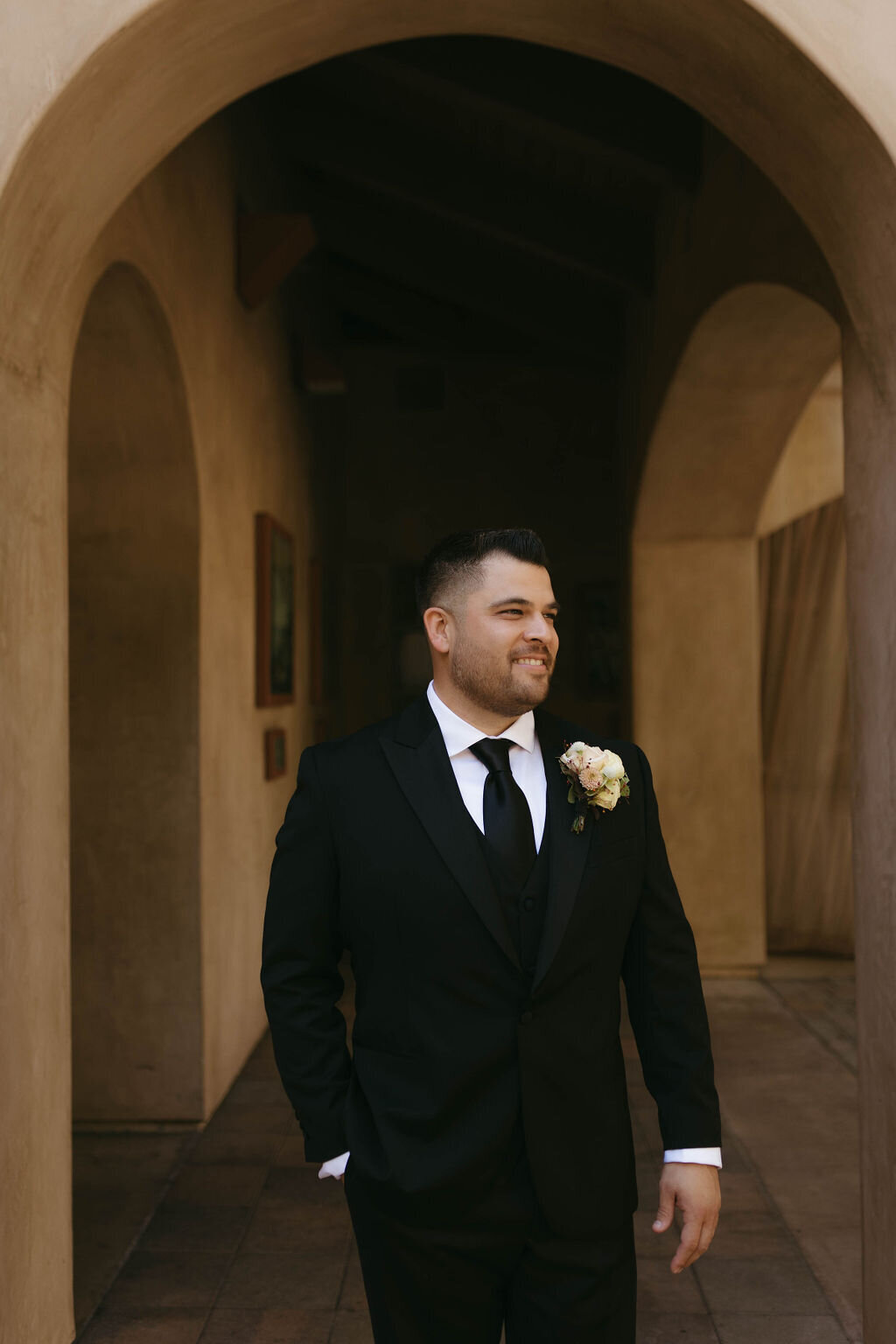 pretty-palm-leaf-event-co-molly-and-rodrigo-wedding-in-serra-plaza-53