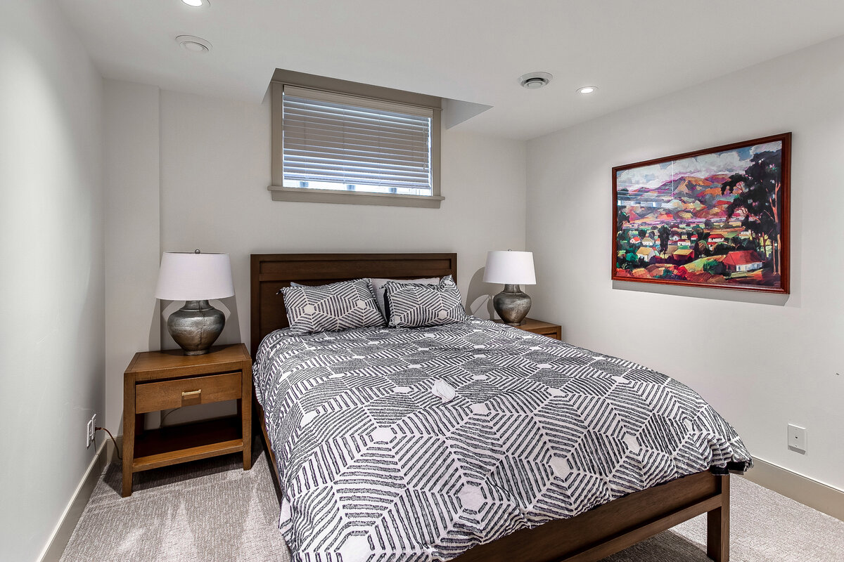 4719 CHARLES DR-4847-HDR