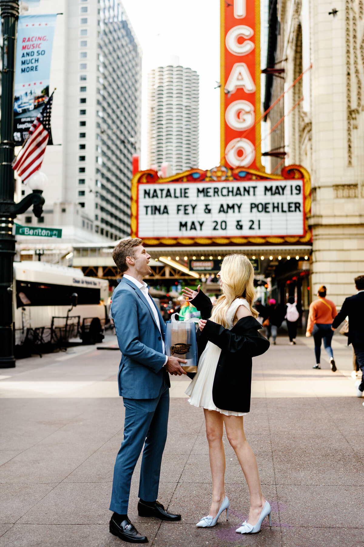 Aspen-Avenue-Chicago-Wedding-Photographer-Lyric-Opera-House-Elegant-Timeless-Classic-Luxury-Downtown-True-to-Color-Bold-Romantic-Chicago-Theater-Lurie-Garden-FAV-37