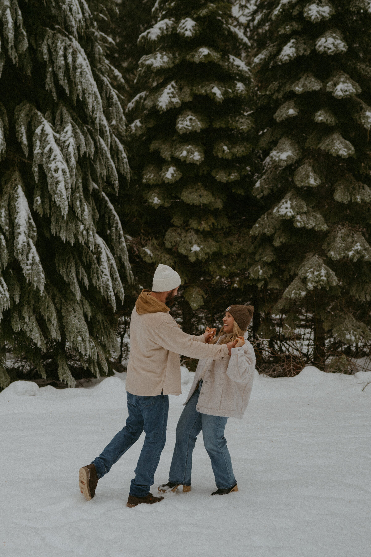 Oregon-Snow-engagement-photos-21