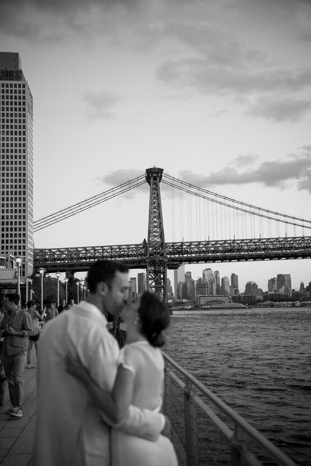 williamsburg.dominopark.engagementphotos.-22