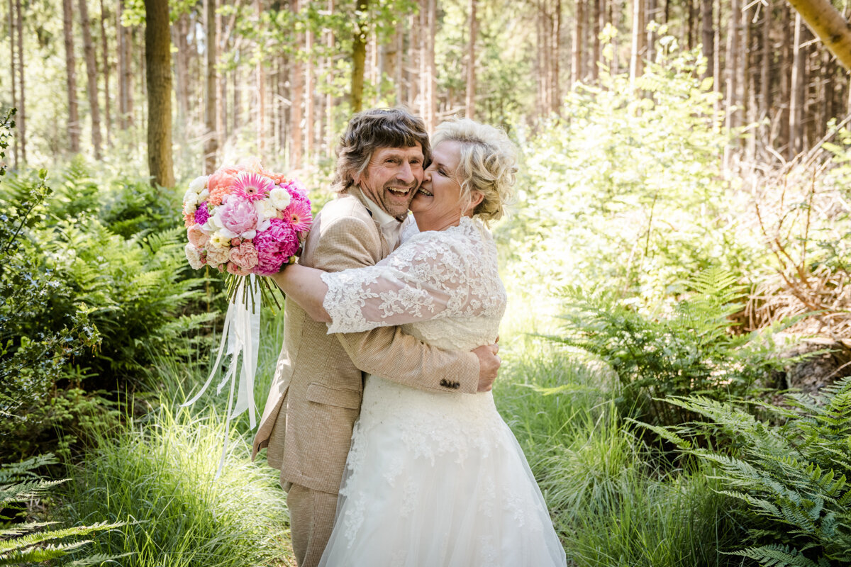 Festival bruiloft, boeren bruiloft, trouwfotograaf Friesland, bruidsfotograaf (27)