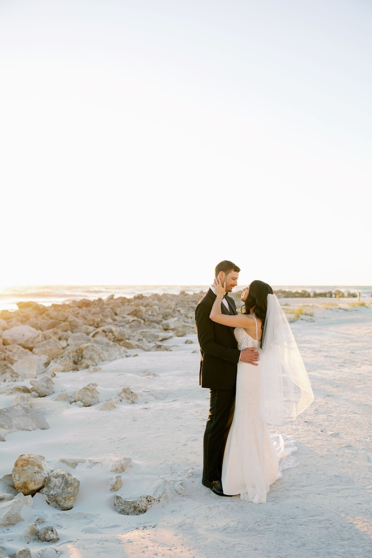 brittany-pannebaker-tampa-florida-destination-wedding-photographer-wedding-alexis-and-alex-boca-bay-pass-club-49