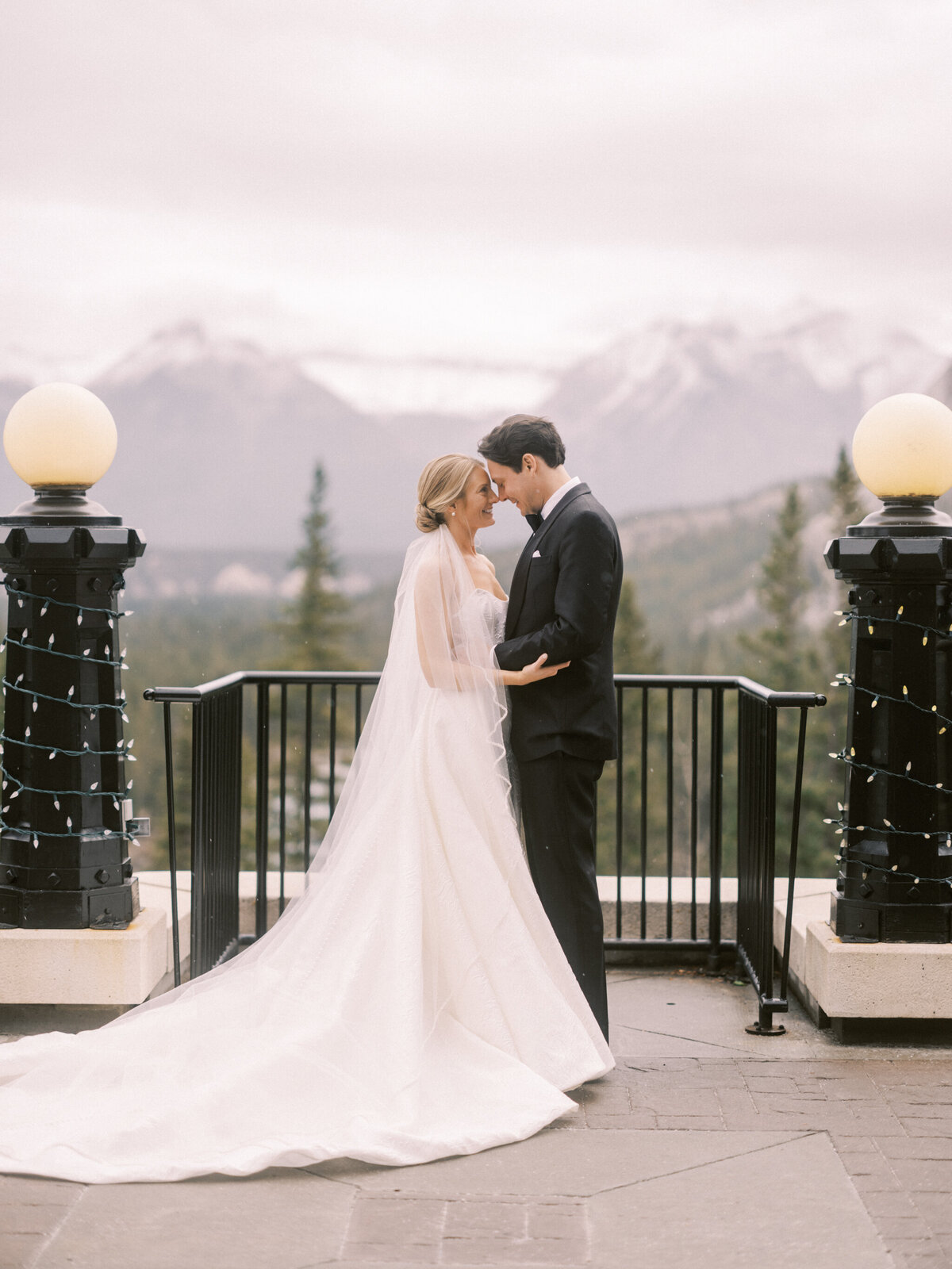 calgary_wedding_photographers_fairmont_banff_springs_destination_wedding_nicole_sarah-49