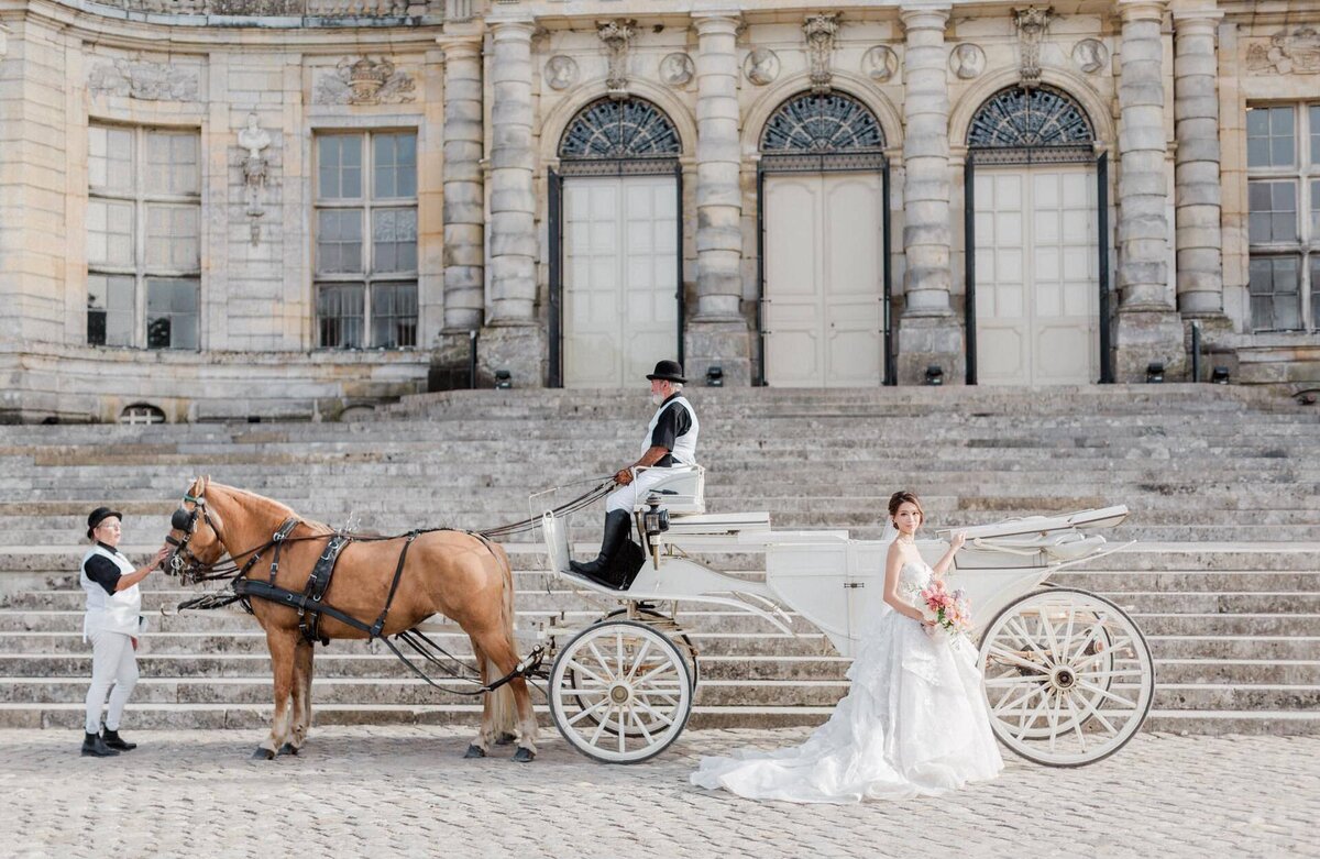 h Fairytale Castle Wedding Paris France Chateau de Vaux-le-Vicomte by @alejandrapoupelevents 6