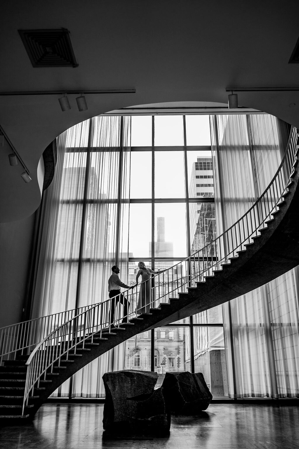 chicago-art-institute-engagement-photos (22)