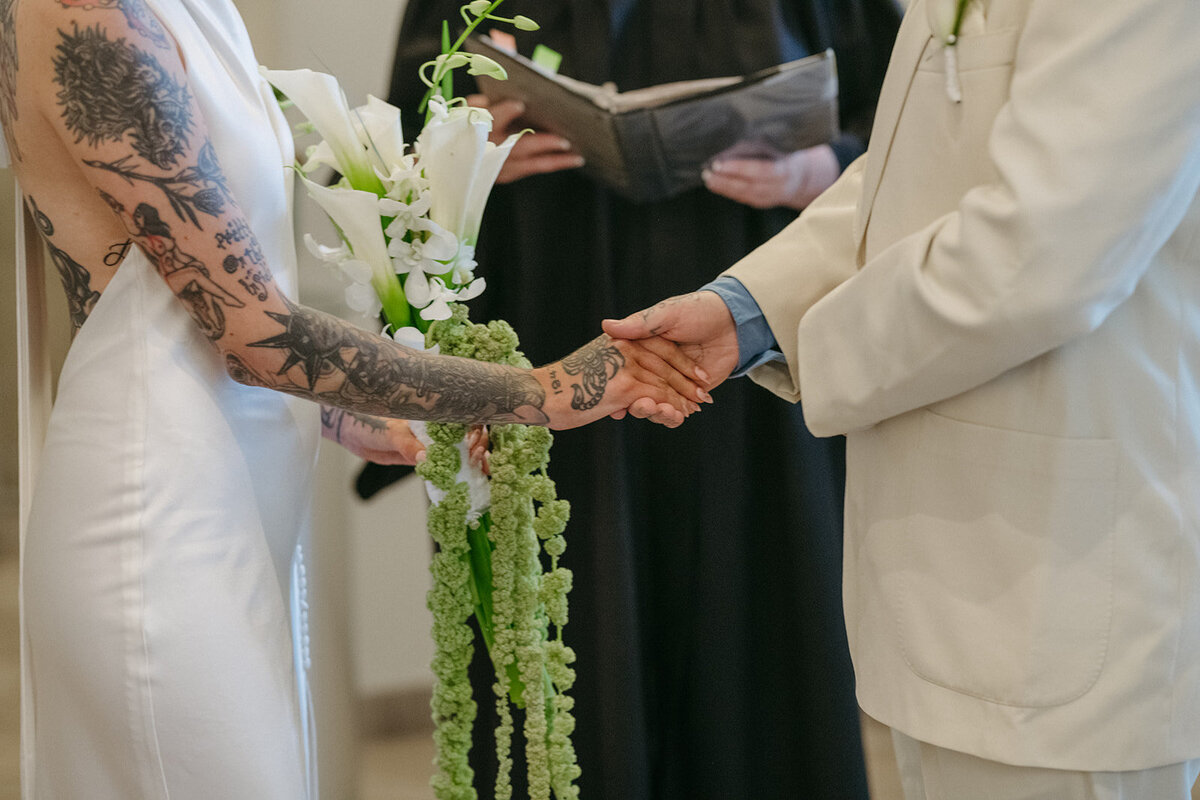 toronto-city-elopement-city-hall-edgy-nontradional-thedrake-rainy-day-cool-alternative-016