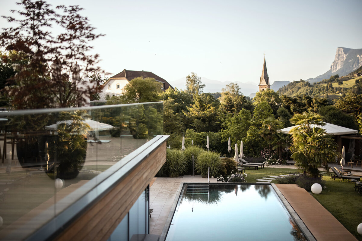 Waterstone - Dolce Vita Hotels - South Tyrol - Luxury Boutique Hotel - Alpiana_Infinity Pool1